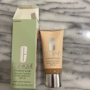 Clinique Moisture Surge Sheertint- Medium